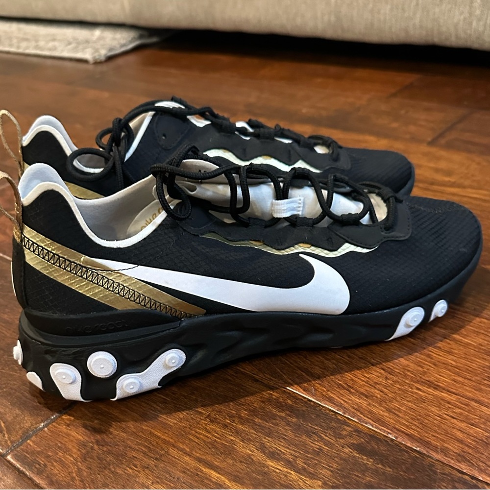 Men’s Nikes Size 11